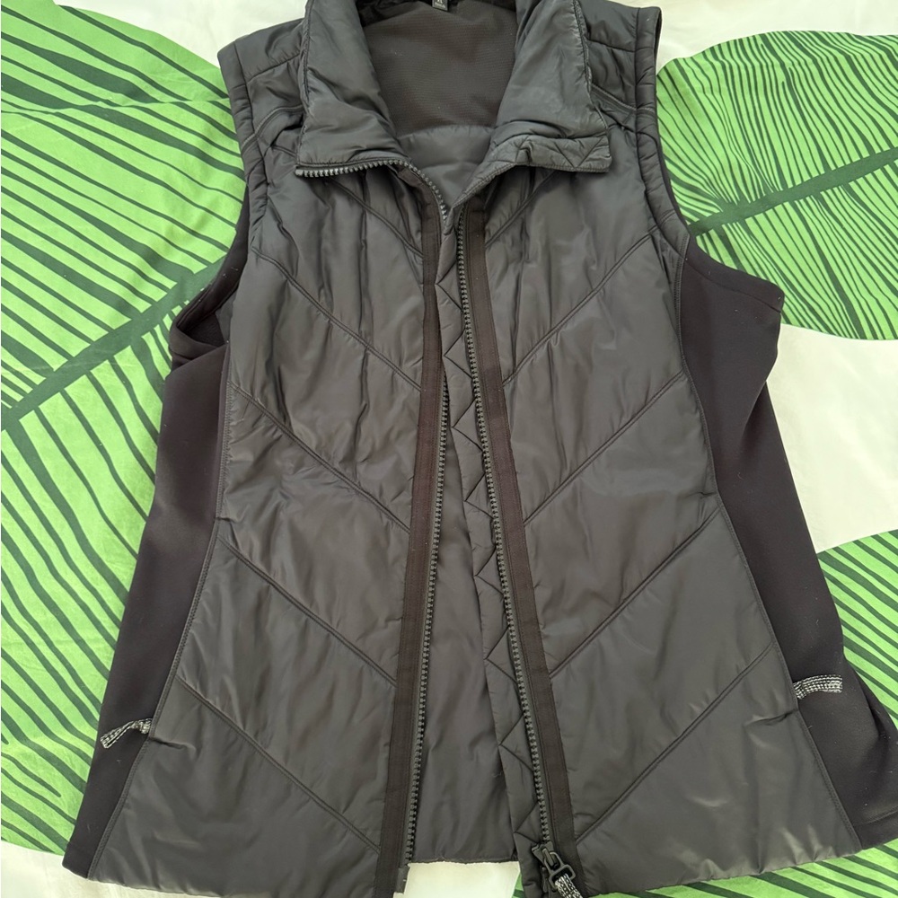 Athleta XL Rockridge Black Quilted Vest